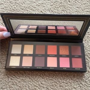 Ace Beaute Eyeshadow Palette with Gold and Pink Hues